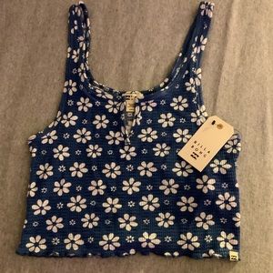 Brand new Billabong cropped tank top. Size small.